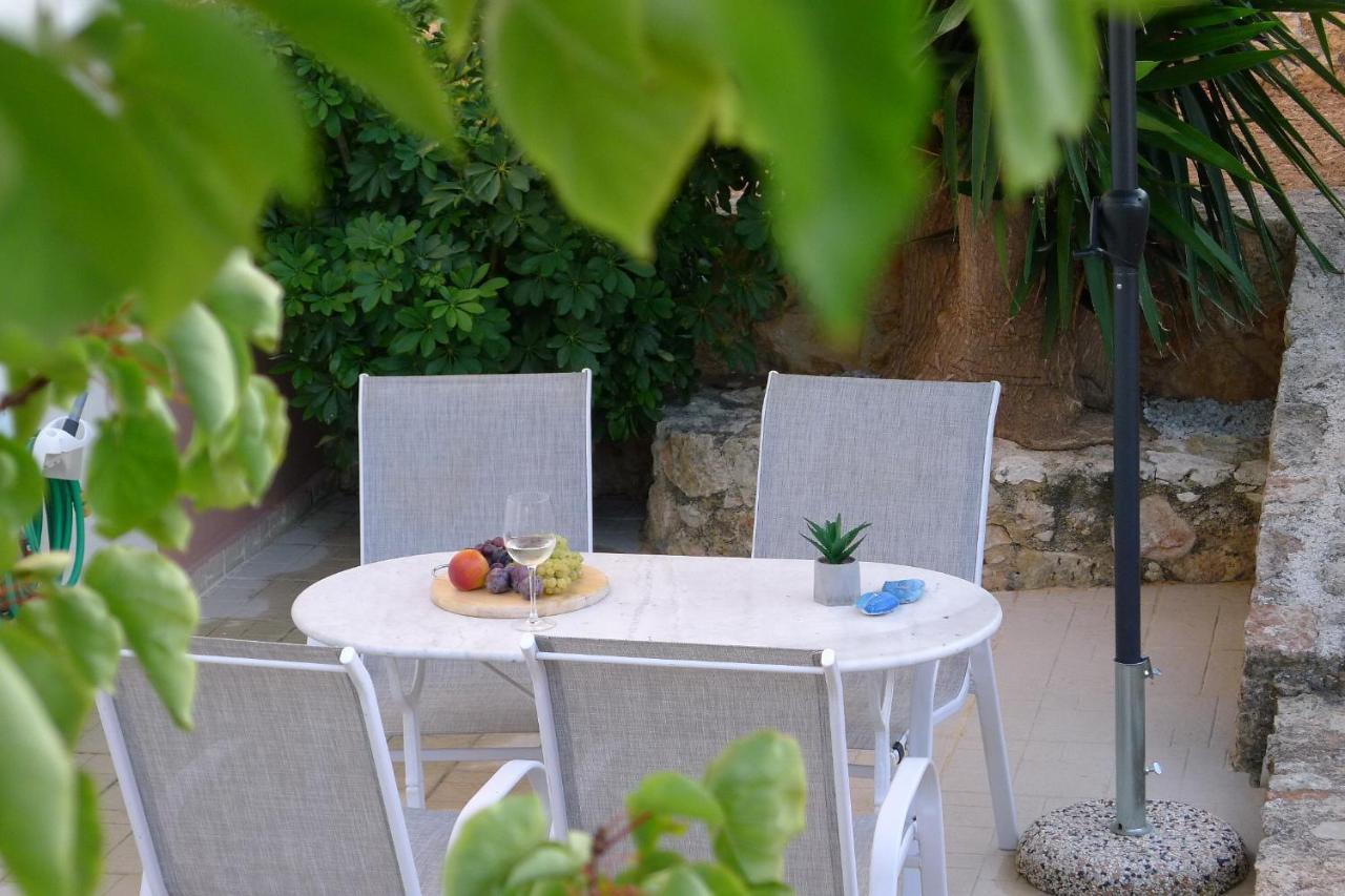 Maria & Manos Guest House, Agios Onoufrios Beach Eksteriør billede